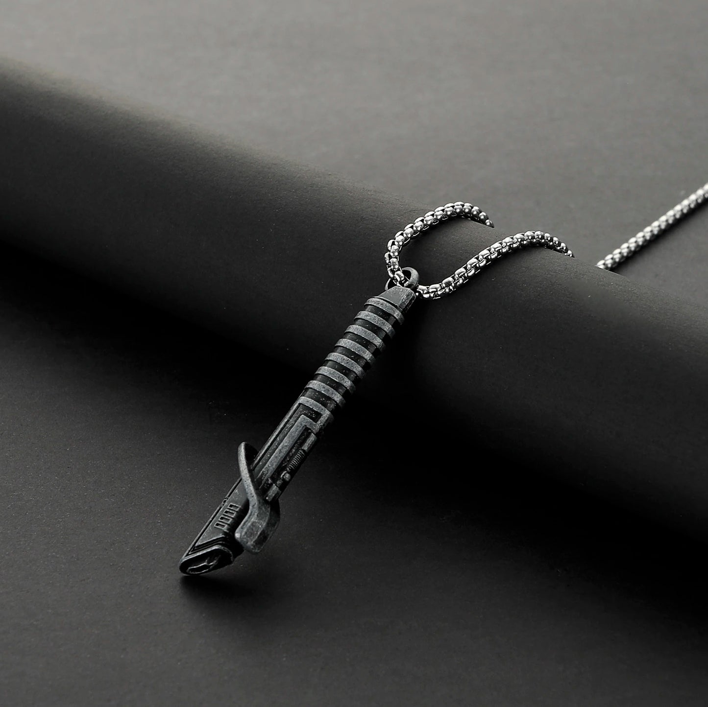 Saber Simulation Necklace Metal Material